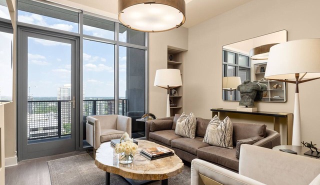 *New* 28th Floor - Skyline Penthouse