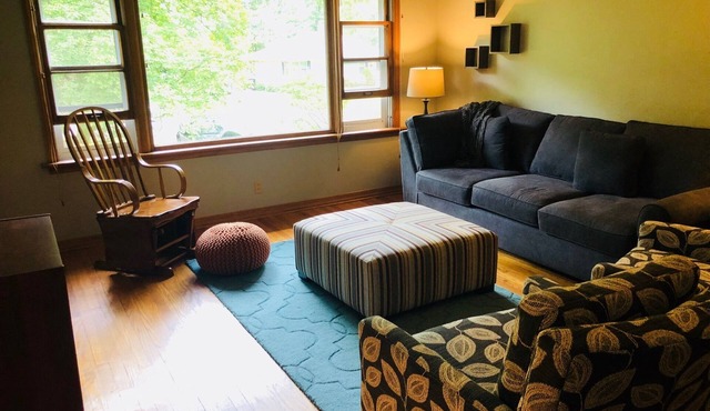 New listing! So close to Notre Dame!