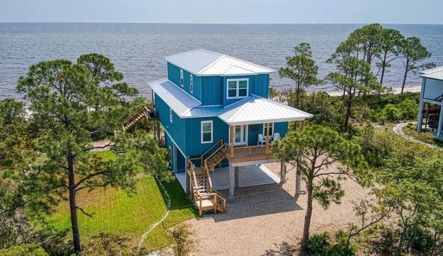 NEW LISTING! Welcome to Ohana Shack! 4BR/4.5BA Private Beachfront Property!