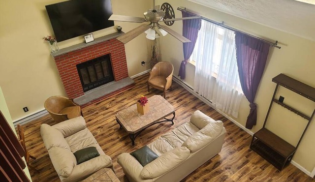 Newly Remodeled 5 Bedroom Chalet in Prime Pocono