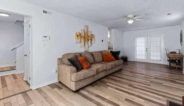 Newport News Williamsburg Home Deck & Fireplace!