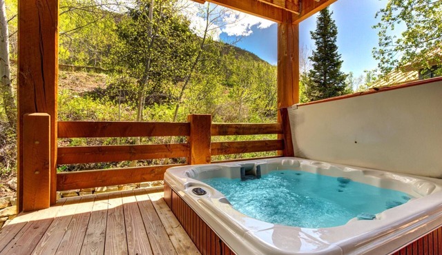 Nordic Retreat 5 Bedrooms PAC-2410 by KBM
