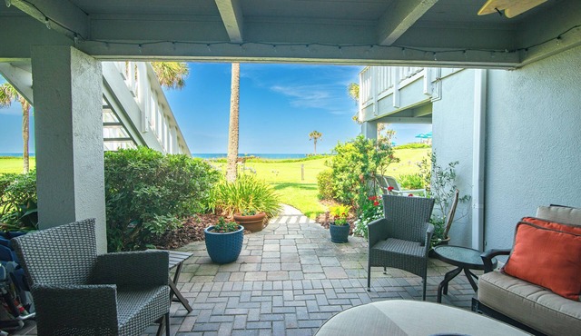 Oceanfront Bliss – charming Surf Villas condo in Sawgrass, FL