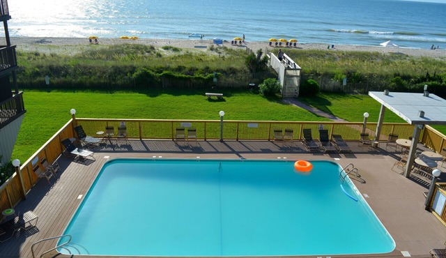Oceanfront: King Bed, Private Beach, Big Pool