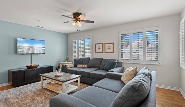 Pacific Blue Three| Walk to the Beach | 3 BR Home