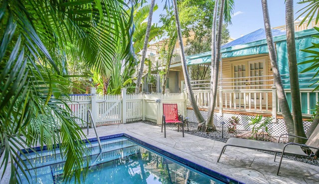 Paradise Place by AvantStay | Key West Old Town Condo w/Shared Pool