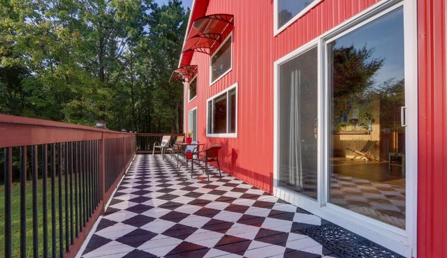 Peaceful Berkeley Springs Home: Escape to Nature!