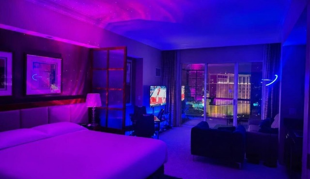 Penthouse Studio with Balcony! Strip View