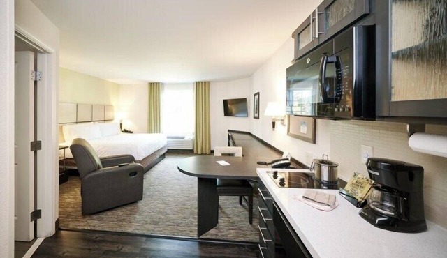 Pet-Friendly Studio w/Full Kitchen | Close to Disneyland,