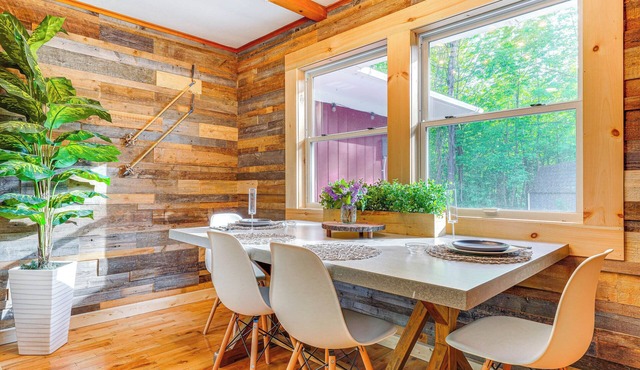 Pet-friendly Wilmington Retreat w/Hot Tub!