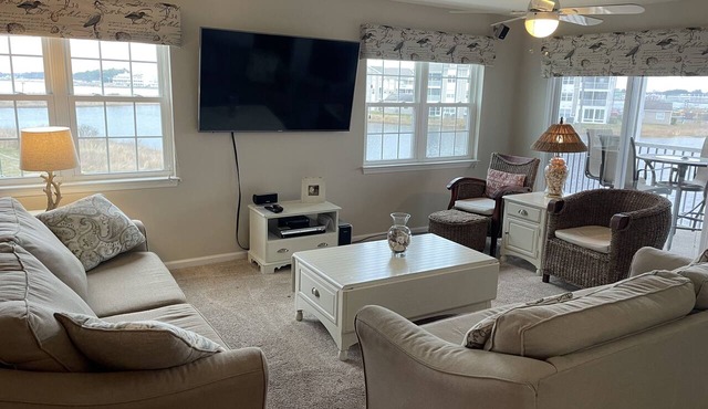 Pet-Friendly with Stunning Water Views in Bethany Bay - No Cleaning Fees