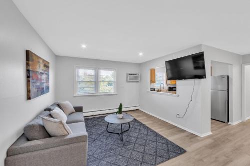 Pine Brook 817 I Corporate 1Br Apartment !
