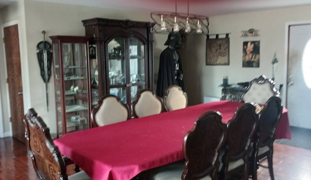 PineBay Hideaway! Two bedroom, 1 bath, private area. Sleeps 5 plus pullout sofa.