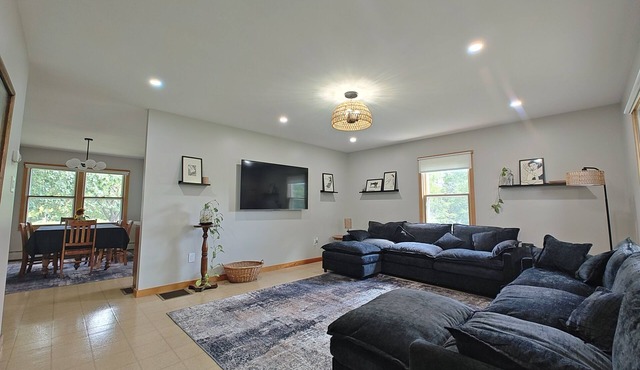 Private 3-bedroom, 2-bath House with Large Yard in Shippensburg