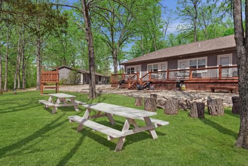 Quail Cove 1 - Lakefront Studio Boat Slip