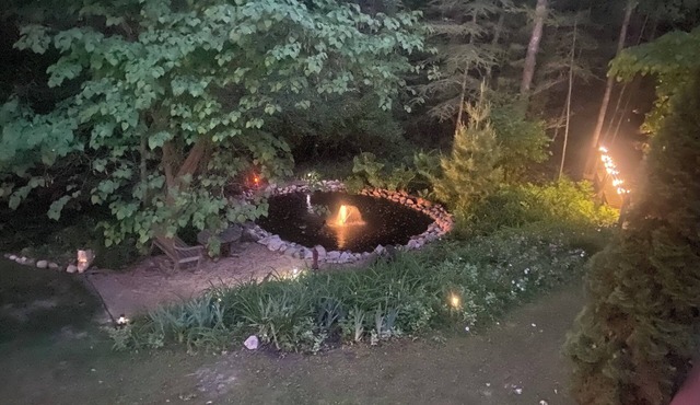 Quaint Suite for 2 Clean Cozy Private Pond, near Traverse City!