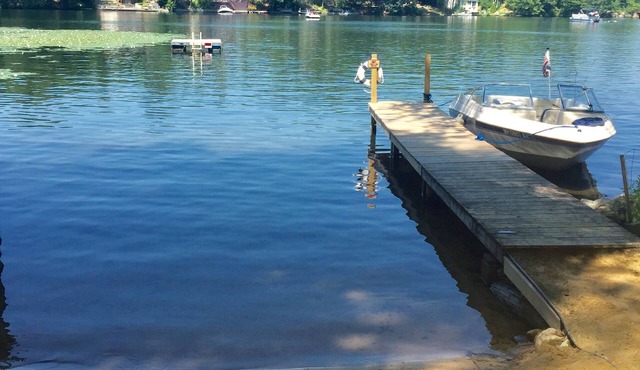 Remodeled Cottage retreat on the Lake, close to Boston but nestled in the woods
