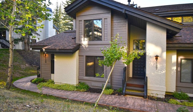Ridgepoint 127 Mountainside Lux Townhome Ski Out