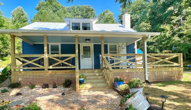 Riverside Relaxer w/Hot Tub+Fire Pit +Wifi & view