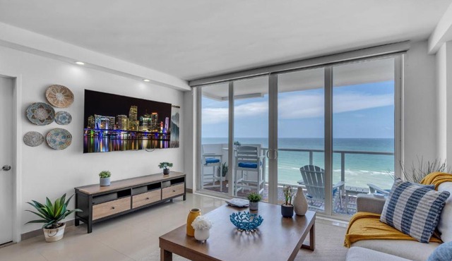 Serena Miami Beachfront 2 Bedrooms with Direct OceanView and Parking