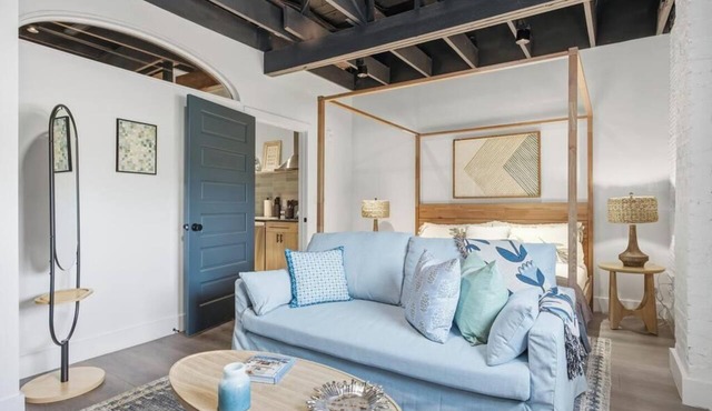 Serene 1BR at the Raven Pool OnSite Parking