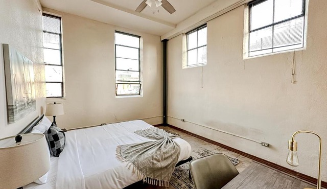 Sleepover 2BD 1BA Condos Downtown Springfield