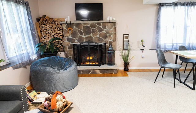 SOFIMA-Cozy and Charming 2-bedroom apartment!