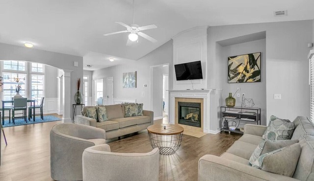 South Fulton Home Sleeps 10, Quiet Neighborhood