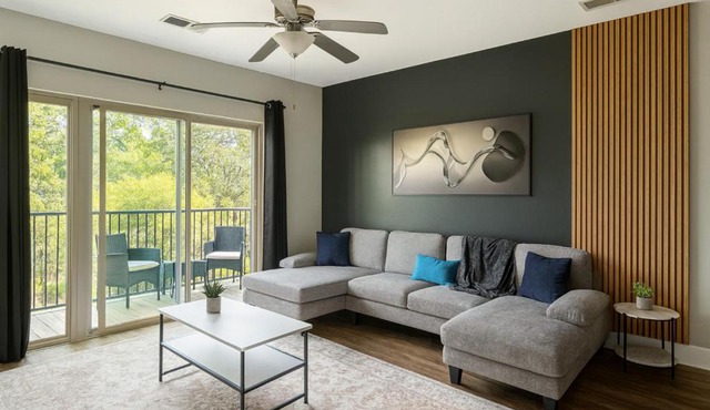 Spacious 2BR 2BA Condo Across from UAB