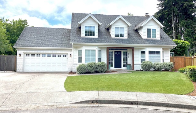 Spacious 4 bedroom 3 bath House Near Campus.