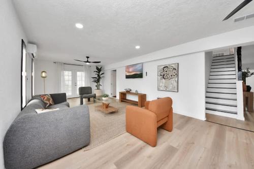 Spacious 4Br - Ksizebed pet Friendly with game room and patio