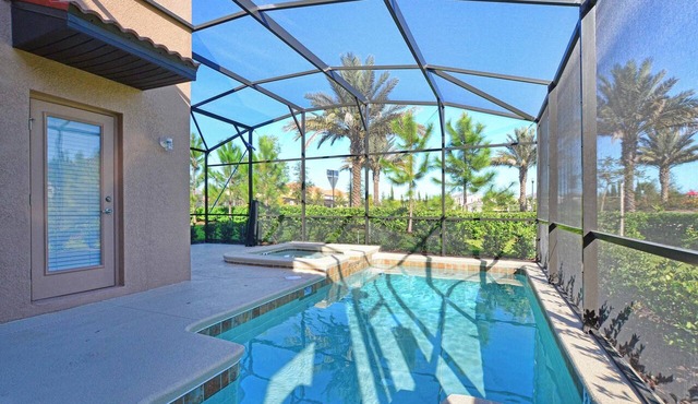 Spacious & Bright 5 Bedroom Home! Family Resort with a Ton of Amenities! Close to Clubhouse, Free Wifi!