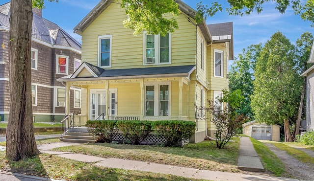 Spacious Central 4BR, Ski, Bike,Hike, Explore Downtown
