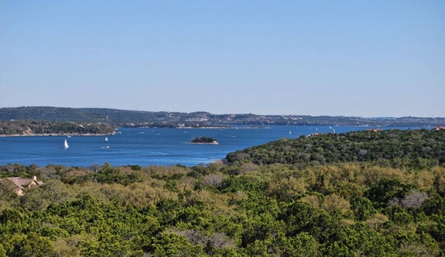 Spacious Hollows Villa Directly Over Looking Lake Travis!