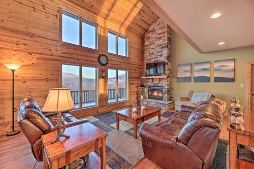 Spacious Slaty Fork Home ~ 12 Mi to Snowshoe