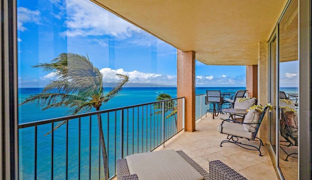 Spectacular ocean views at Spacious 2-BR AC Pool- Royal Kahana 610