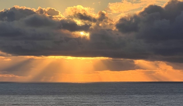 Spindrift Vista: Incredible Ocean Views
