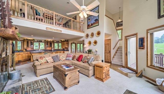 Spruce Pine Retreat w/Gas Grill + Mtn Views!