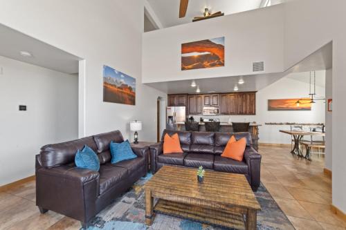 Steel Bender Villa - Pool, Hot Tub, Rim Views