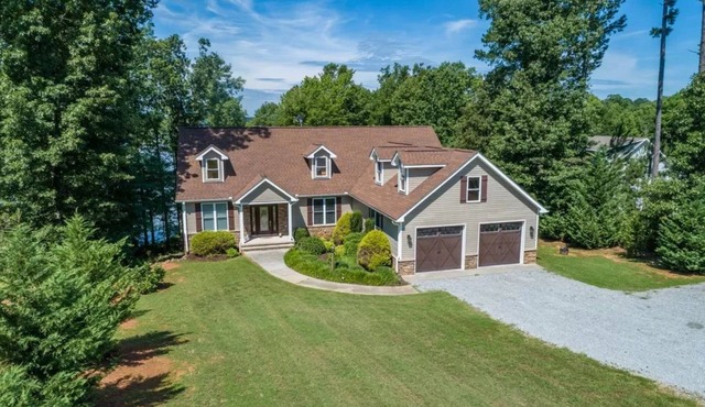 Still Waters Refuge | Main Lake Luxury w/Spectacular Sunset Views of Lake Gaston! | Sleeps 20