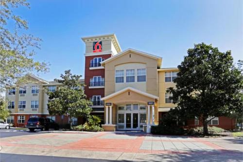 Studio 6 Suites Jacksonville Deerwood Park FL
