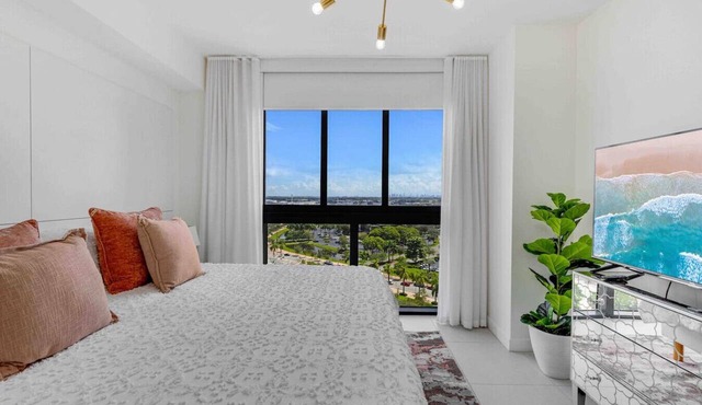 Studio Luxury Stay | Downtown Doral Best Location