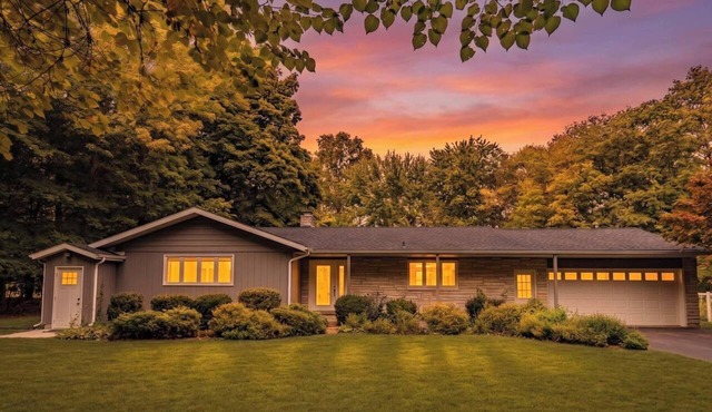 Stunning Ranch in the woods!
