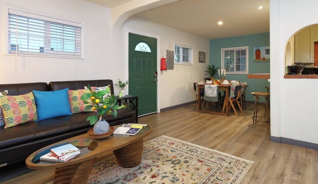 Stylish 2B2B Hideaway 10 mins. drive to Disneyland
