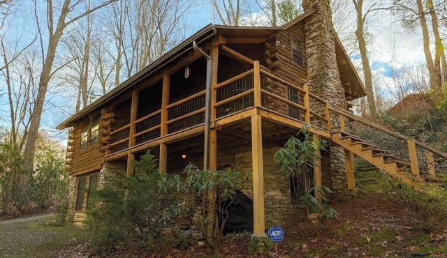 The Ark- Unwind with Mountain Views | Modern Cabin