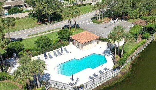 The Flip Flop - 1BR w/beach & lake access