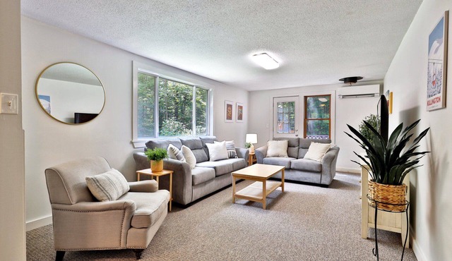 The Mendon Cottage: Charming Home Close to Killington, Pico and Rutland.