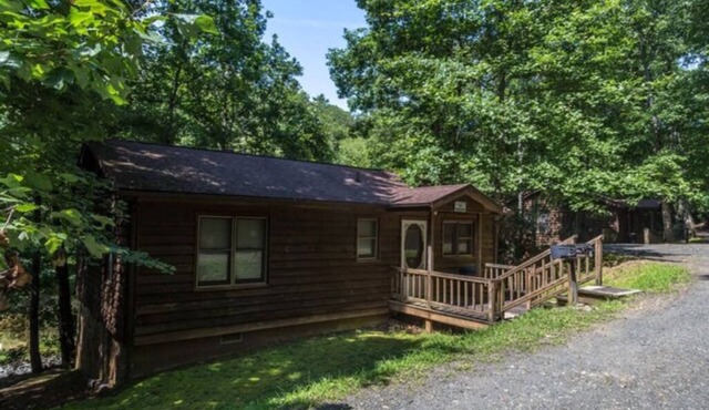The Ridge Cabin - Sleeps 4