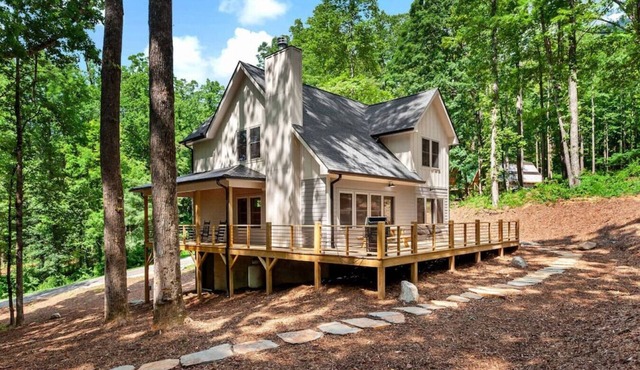 The Toasted Marshmallow—Disc Golf—Hiking—Fire Pit!