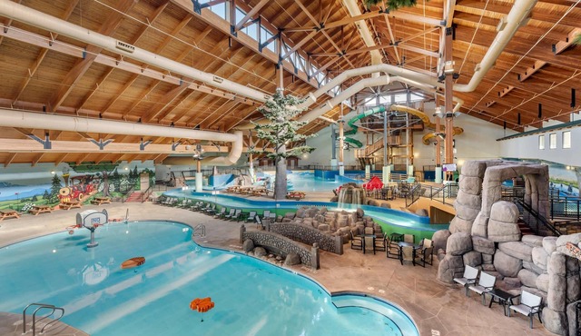 Three Bears Waterpark Resort Near Tomah, an Ascend Collection Hotel